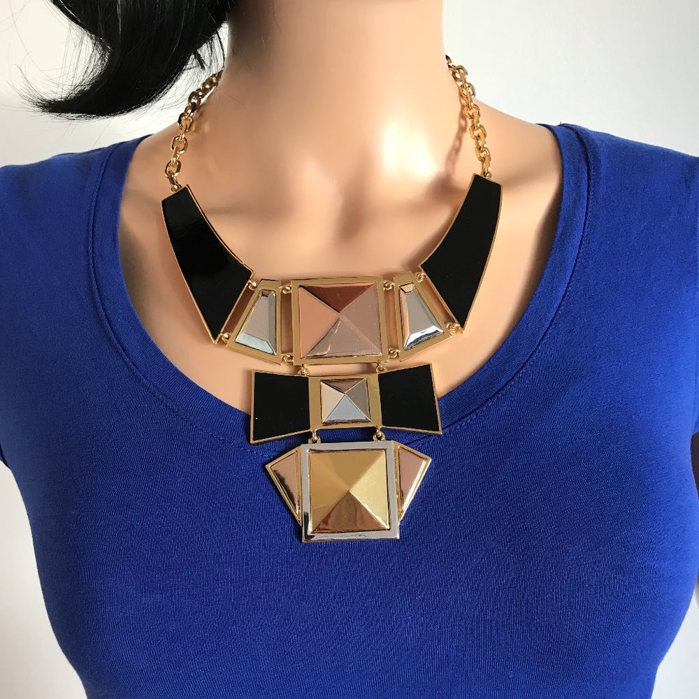 Geometric necklace